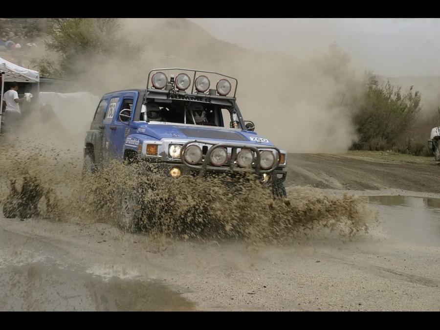  Hummer H3 Racing 2007 года  (фото 14 из 16)